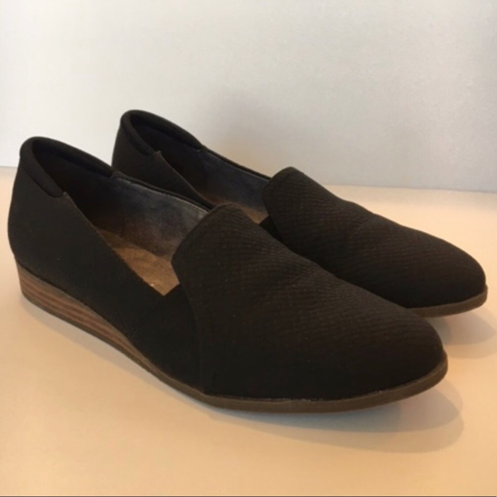 Women’s size 10 Dr Scholl’s 1” wedge slips ons